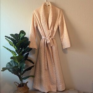 Gorgeous Vintage Barbizon Satin Serene Quilted Robe Cream Small